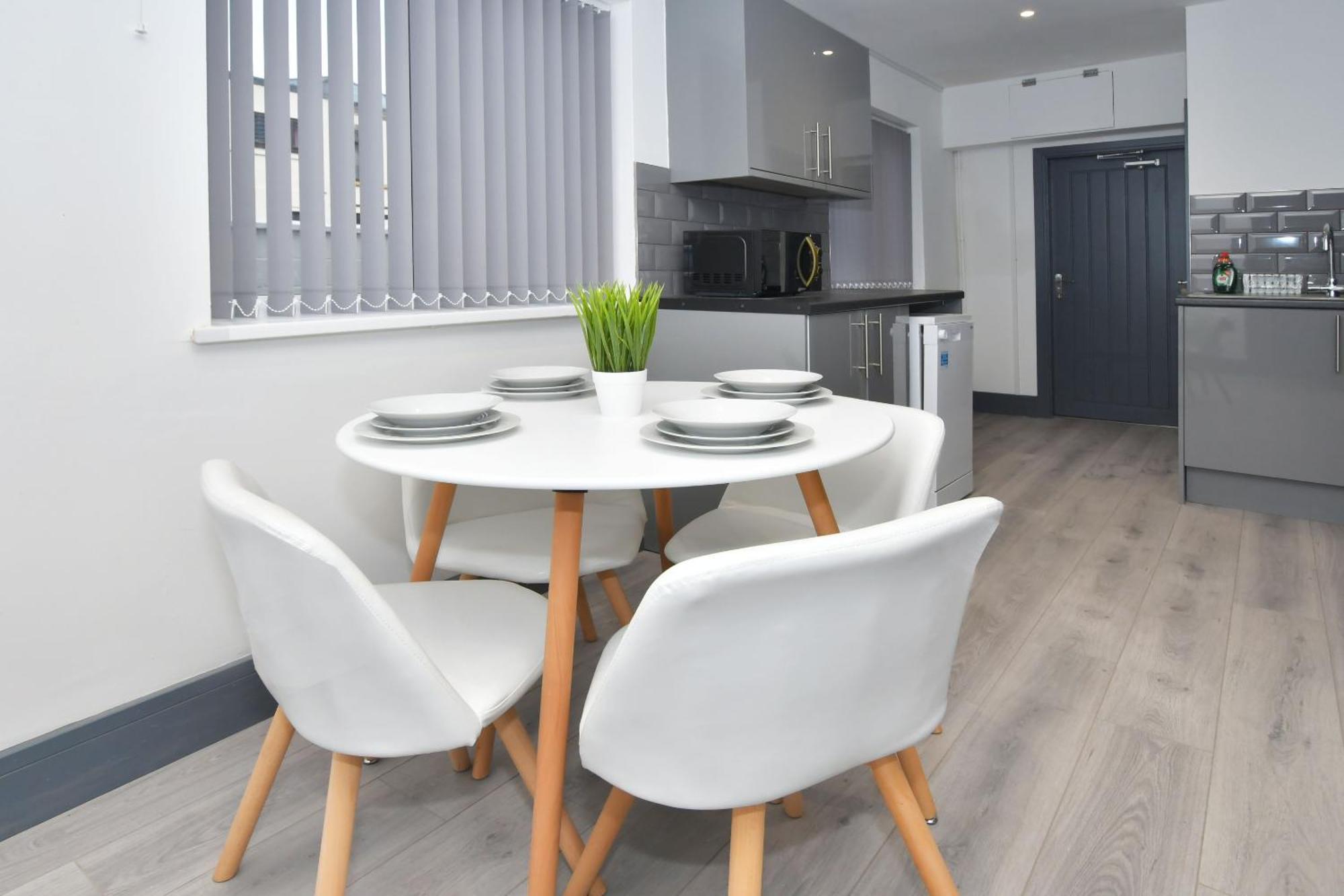 Townhouse @ 24 Brunswick Place Stoke Etruria Ruang foto