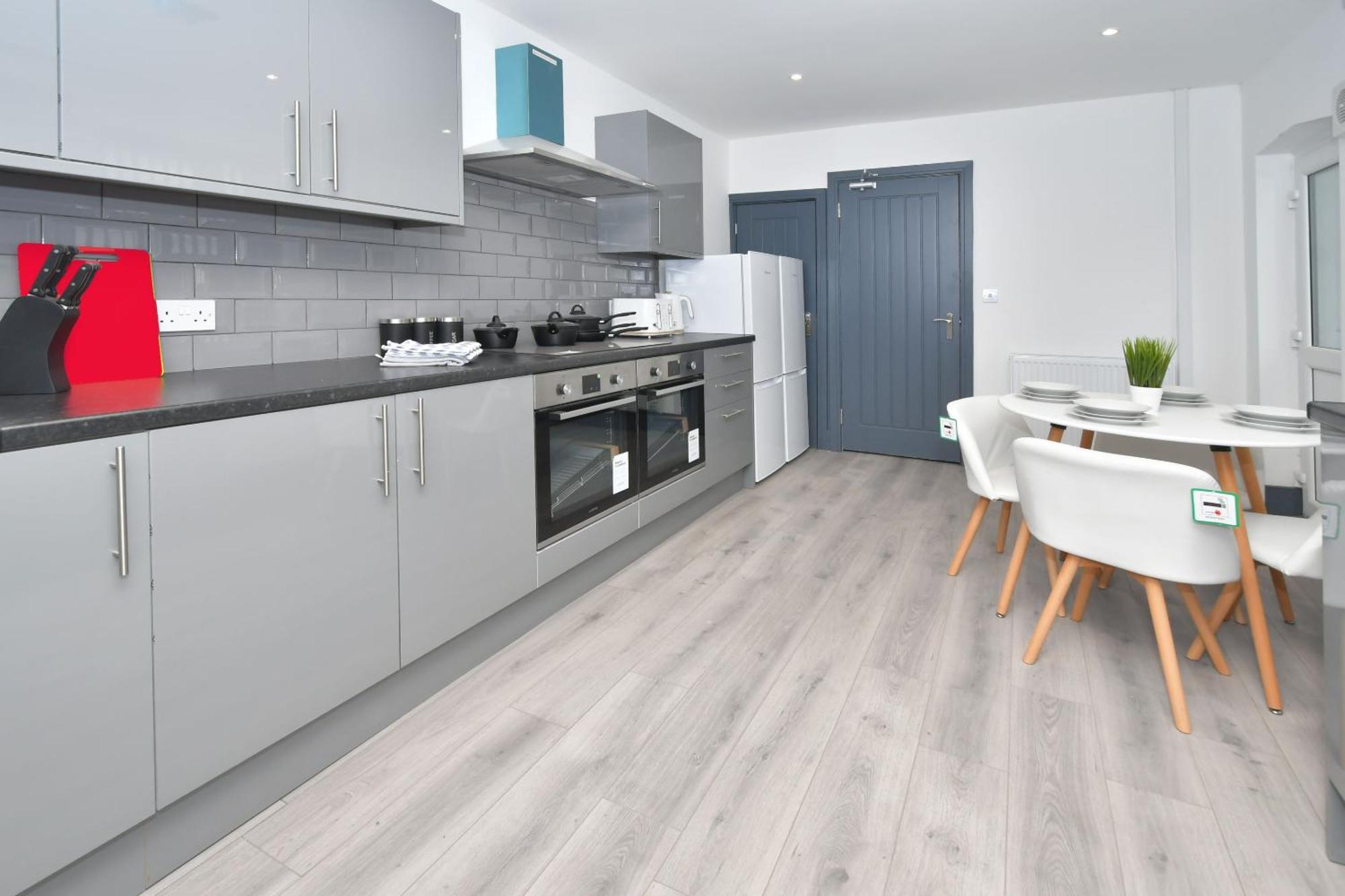 Townhouse @ 24 Brunswick Place Stoke Etruria Ruang foto